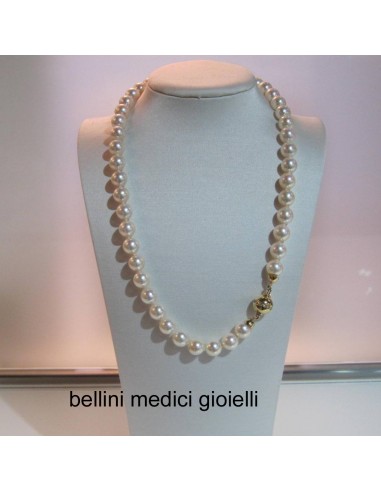 Collana di perle coltivate giapponesi con chiusura in oro e brillanti