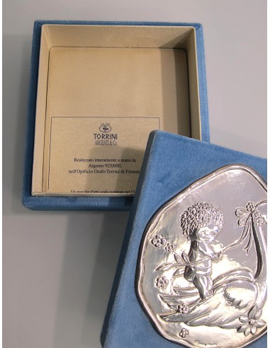 scatola con piastra della nascita in...