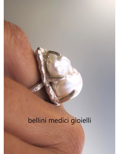 anello in argento martellato con...